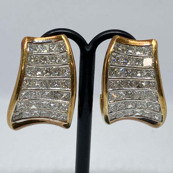 ダイヤモンドの最新買取相場K18YG 4.42ct プリンセスカット ダイヤ ピアス
