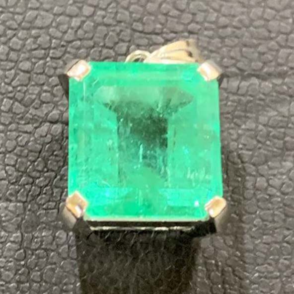 エメラルドの最新買取相場Pt900 4.47ct エメラルド トップ