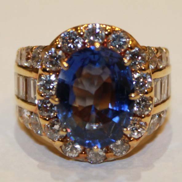 サファイアの最新買取相場K18YG S6.42ct D4.71ct サファイア リング