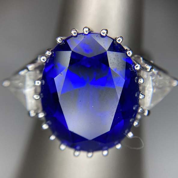 サファイアの最新買取相場Pt900 S12.46ct D0.51ct サファイア リング