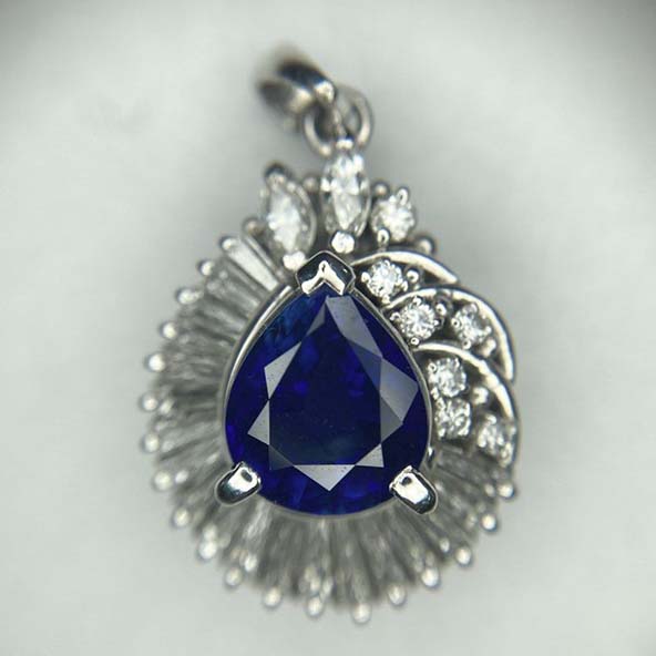 サファイアの最新買取相場Pt900 S2.57ct D1.09ct サファイア トップ