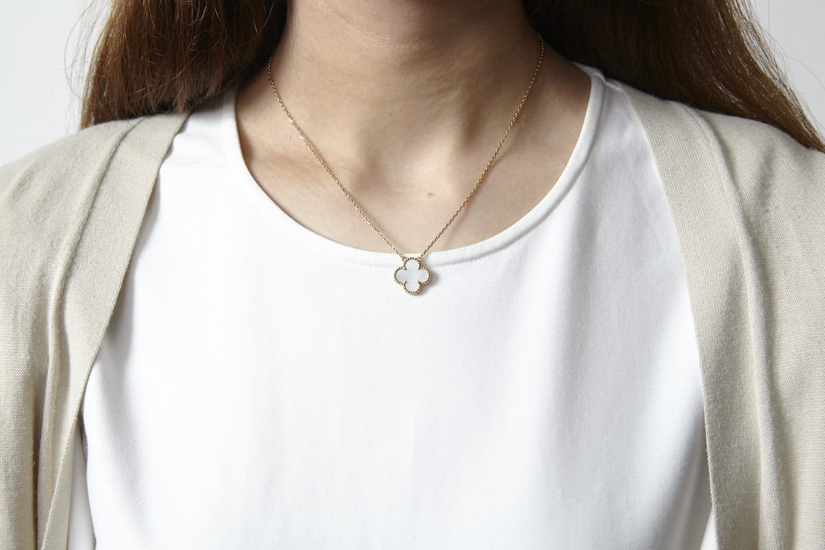 ピンクゴールドが似合う人は？